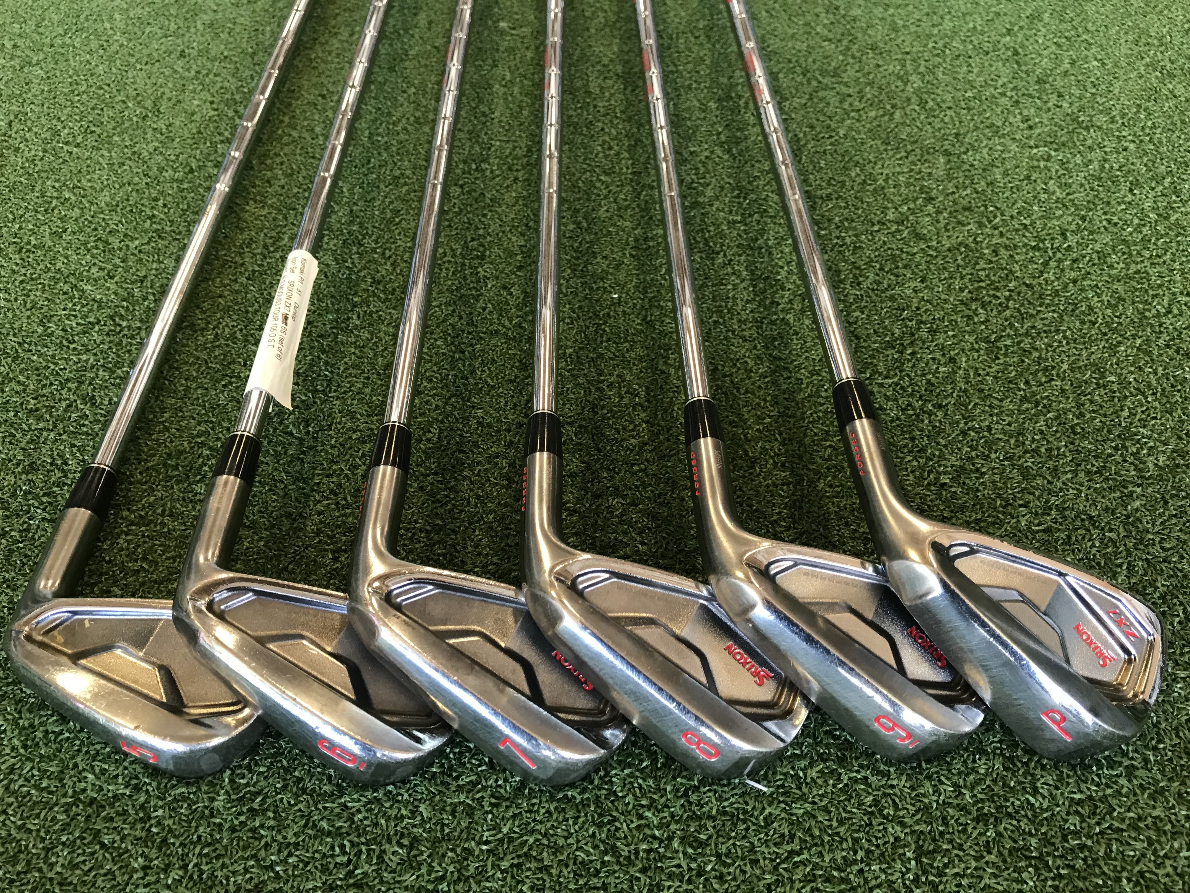 Srixon ZX7 Iron Set R/H Stiff - Golf Clubs with Precision Control