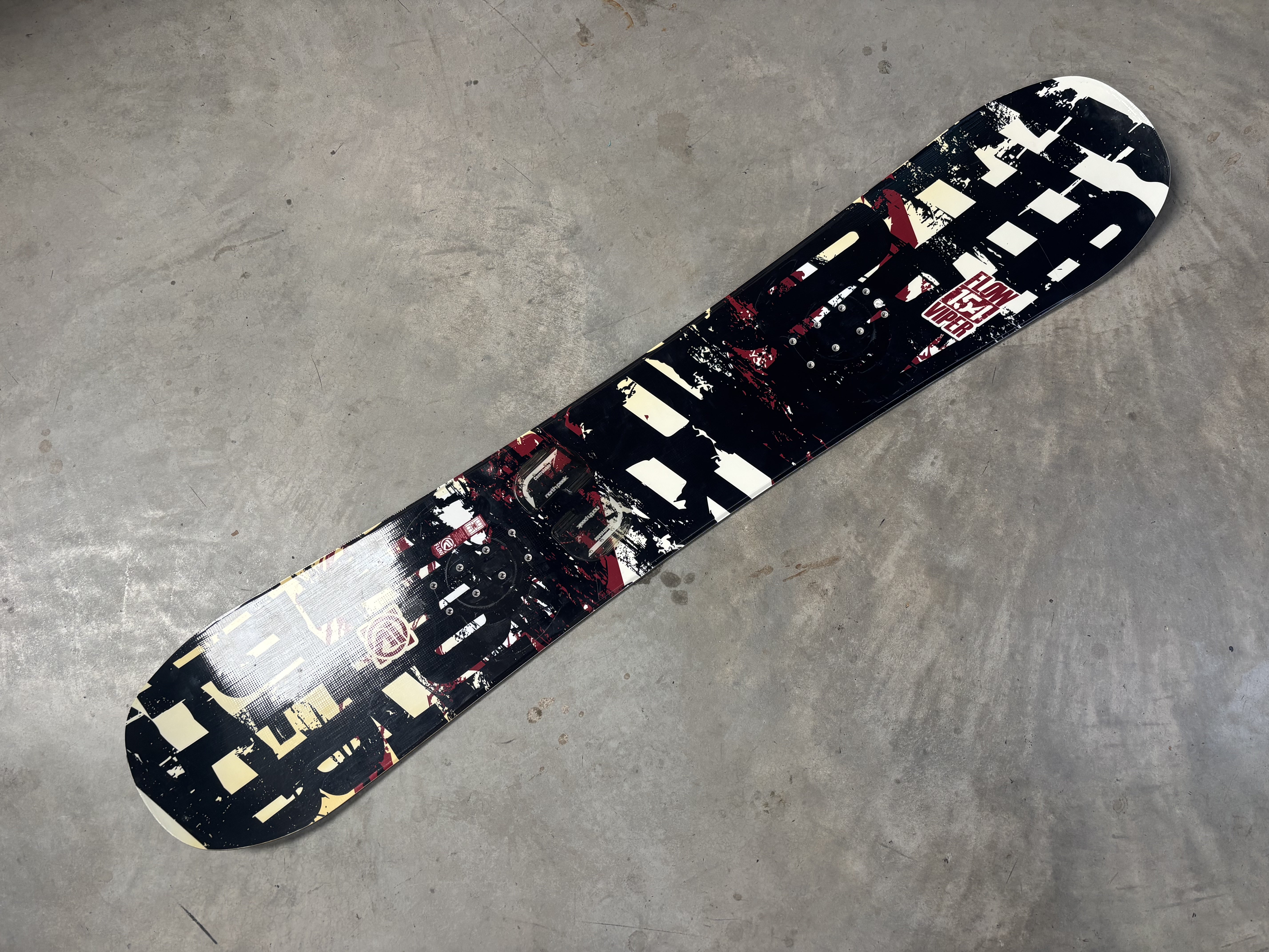 Flow Viper 154cm Snowboard Style- Freeride Shape- True Twin
