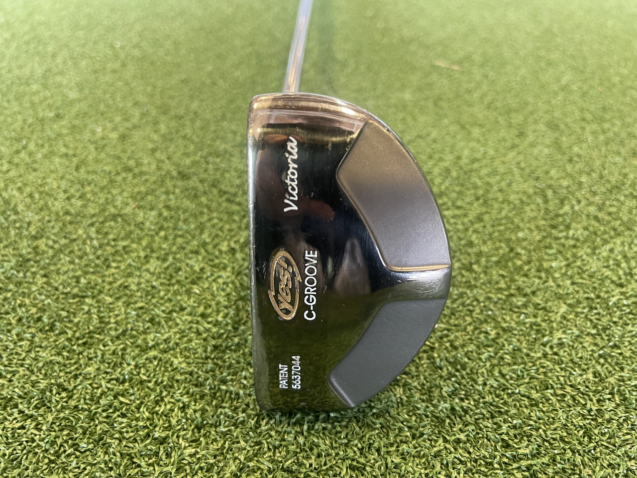Yes! Victoria 32" Putter