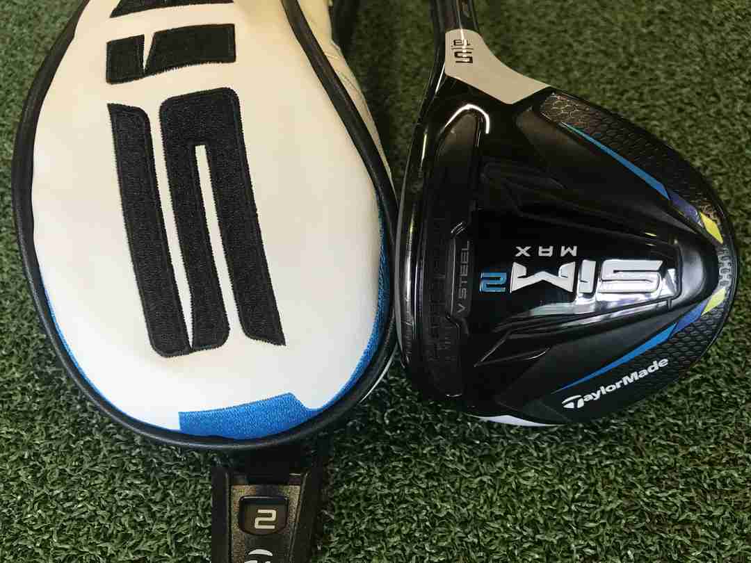 2021 TaylorMade Sim 2 Max 18° 5 Wood With Headcover Dexterity- R/H Flex- Regular Length- 42.5" Condition- 8.5 S/N- 44ET3102 Shaft- Tensei TM 50g Grip- Lamkin