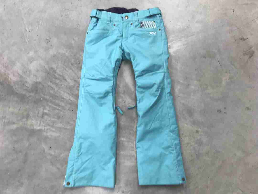 Estivo Women's Flare Snow Pants Size- Small Condition- 8