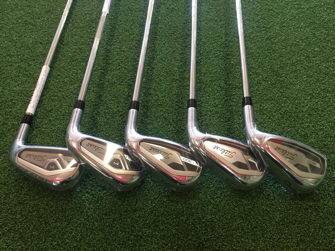 *New* 2021 Titleist T300 6-9, Pw Iron Set