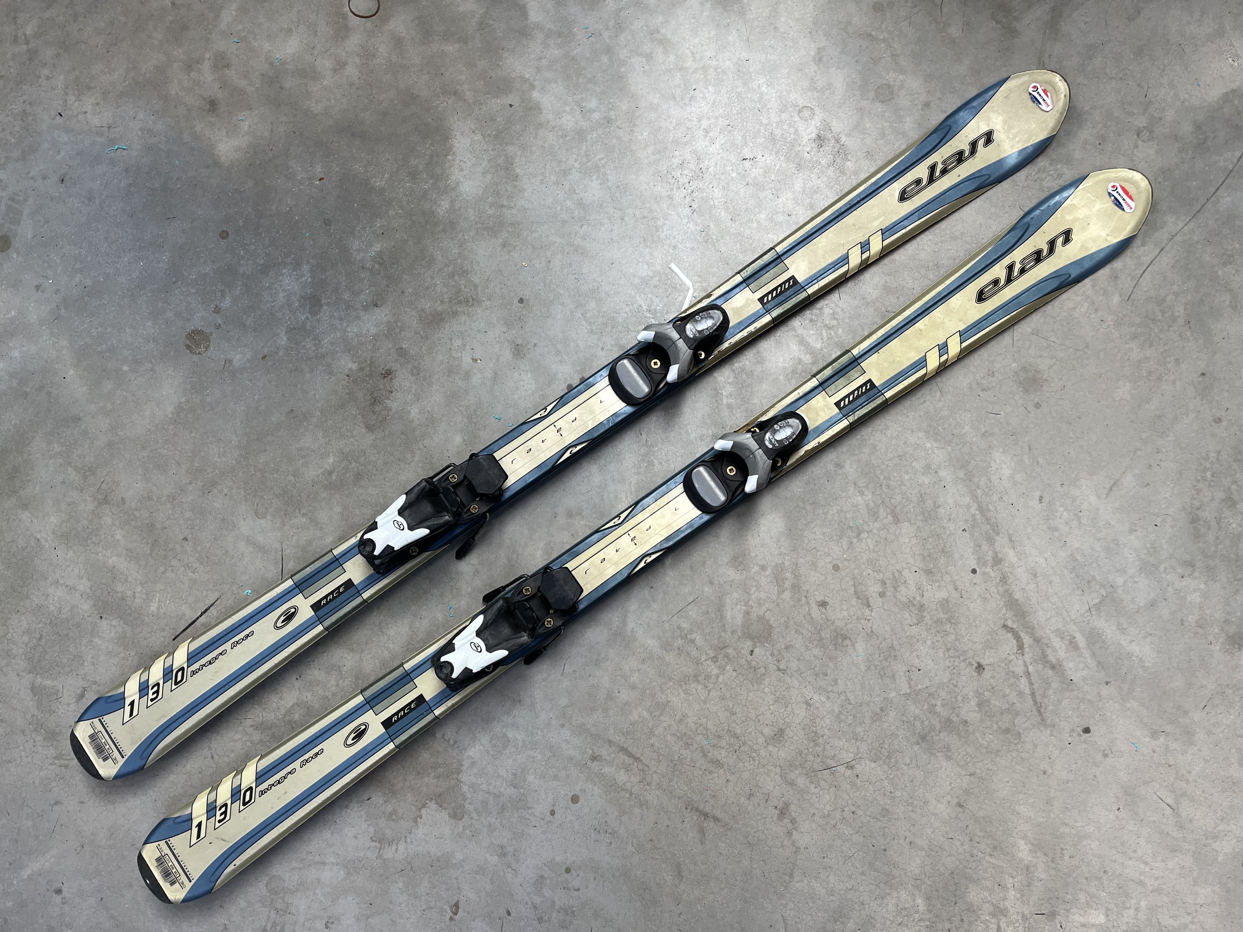 ELAN INTEGRA PRO 134 cm ミッドスキー Elan Integra 130cm Skis for Beginners