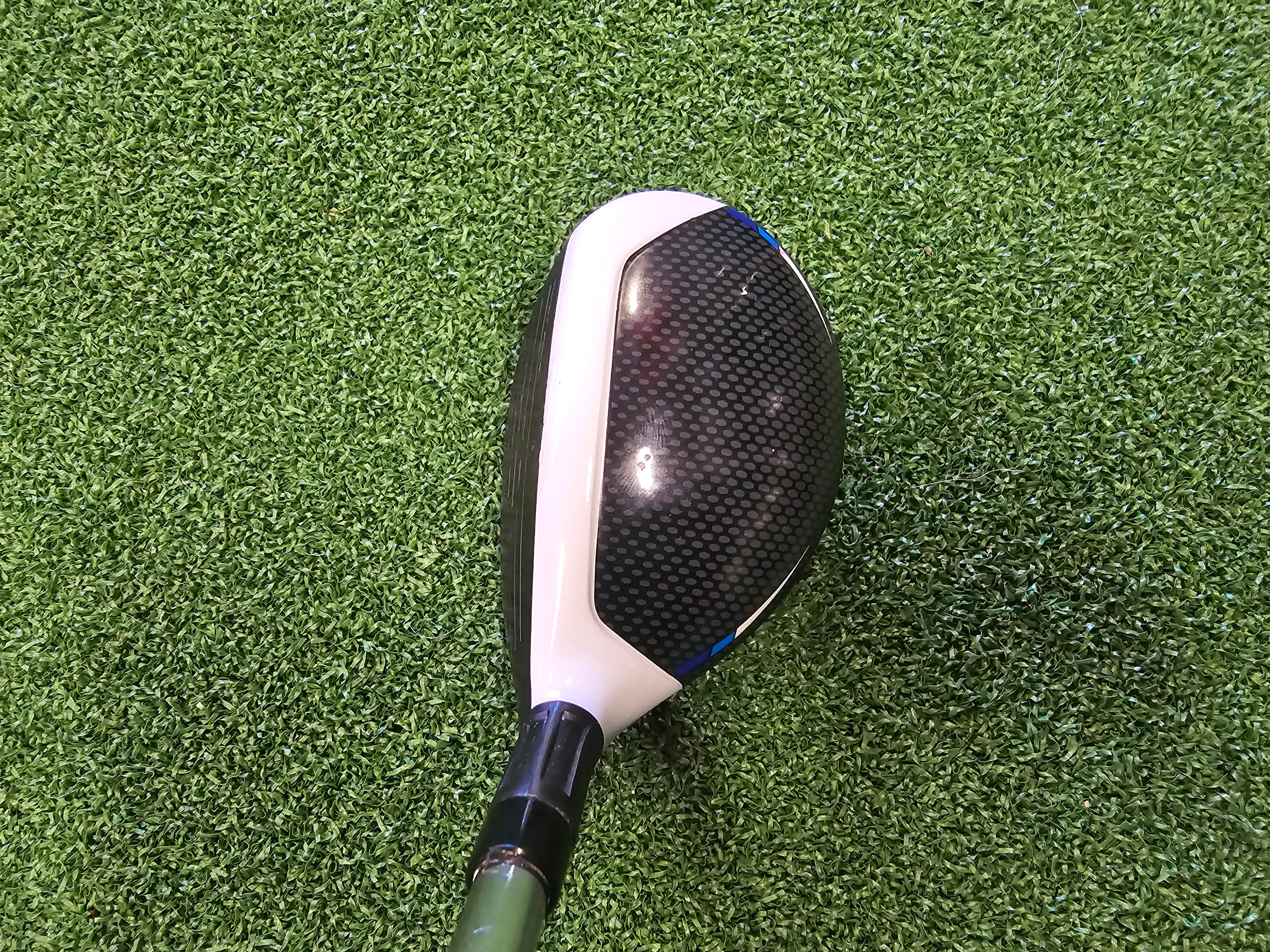 TaylorMade - 【クラブカバー付】SIM2 MAX レスキュー 5番（25度） FLEX R Amazon | TAYLORMADE(テーラーメイド)SIM2MAX(シムツーマックス