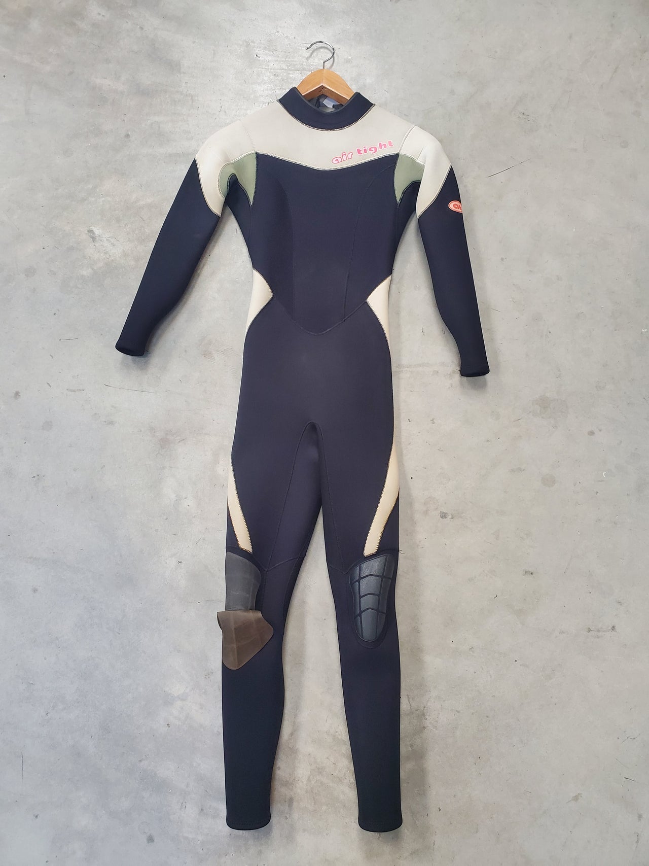 Air Tight  Women's Wetsuit With Back Zip