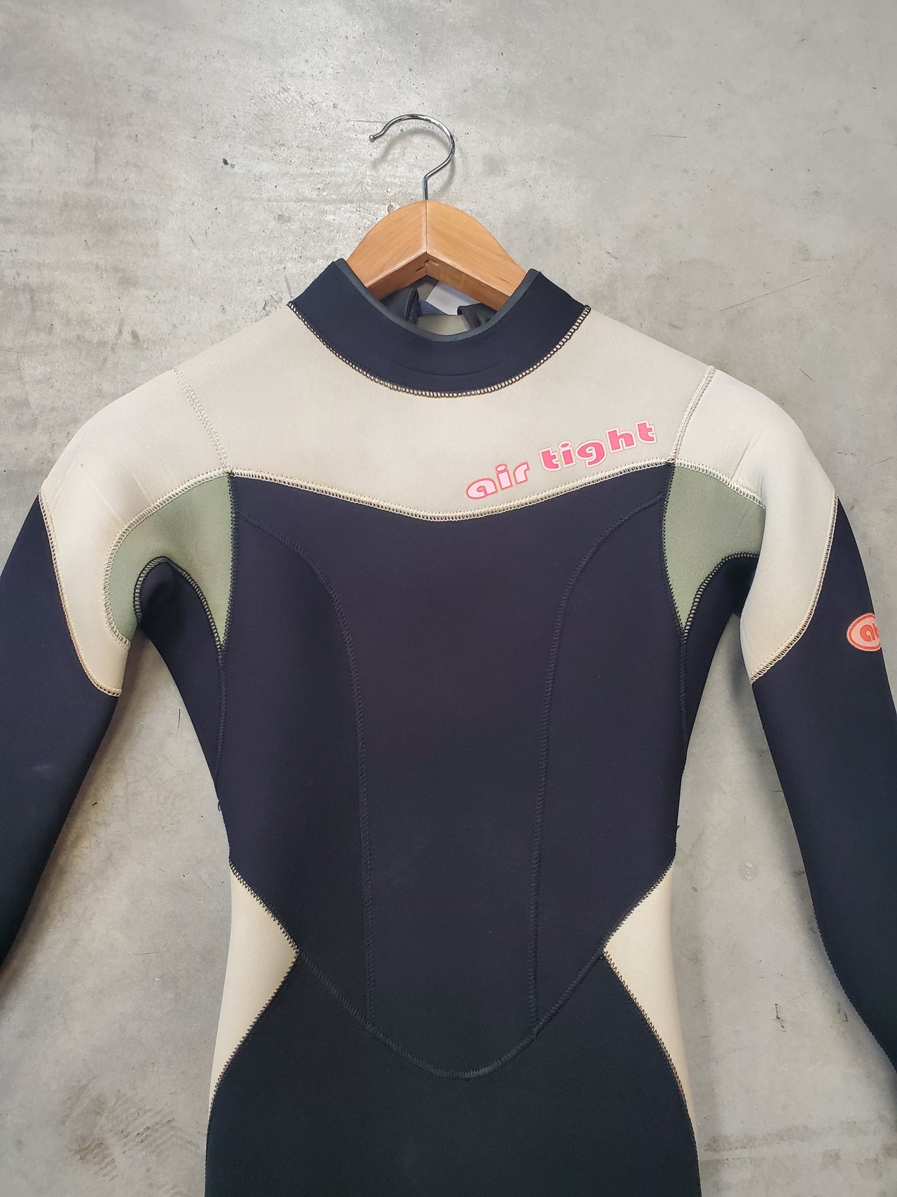 Air Tight  Women's Wetsuit With Back Zip