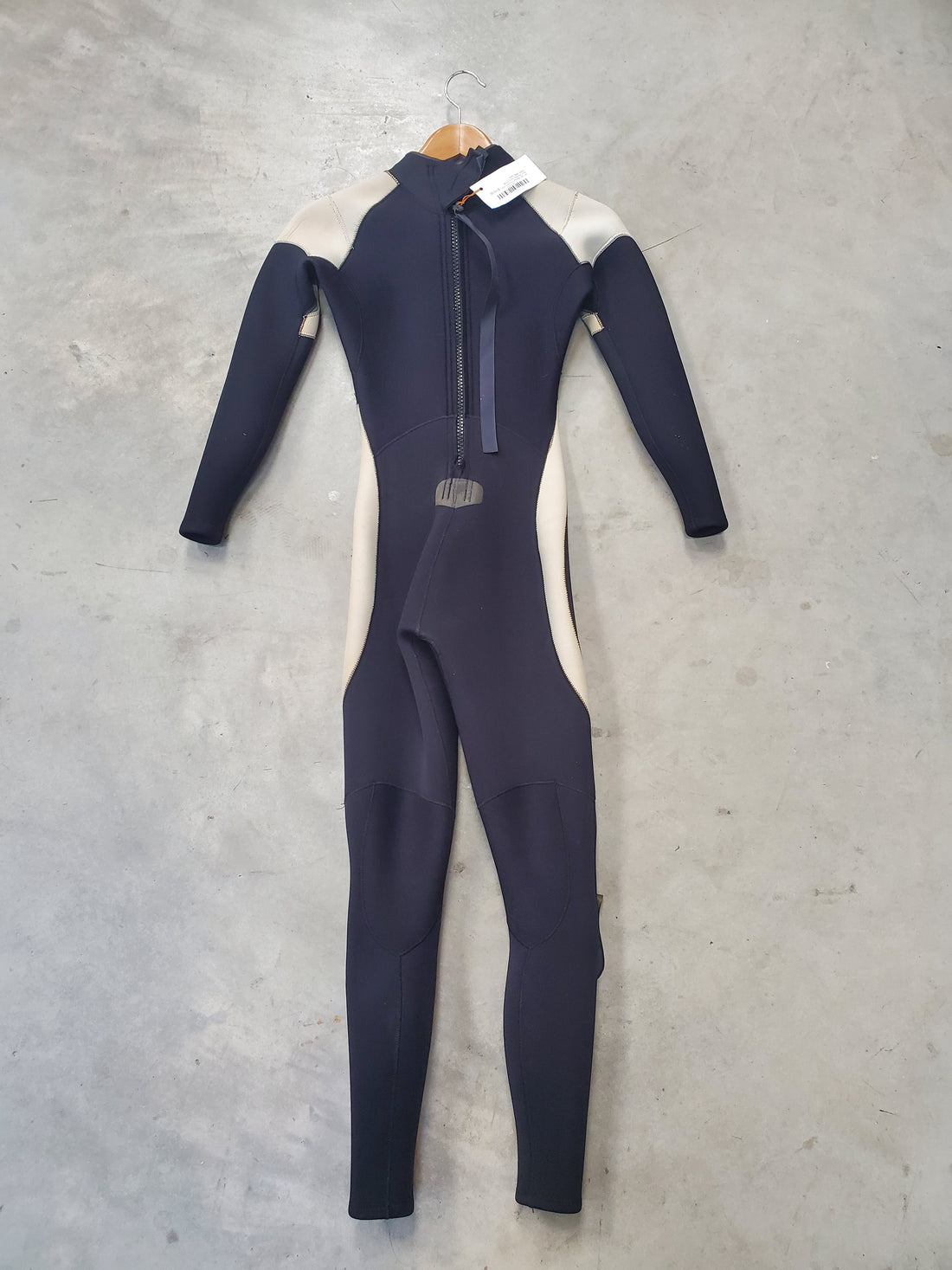 Air Tight Women's Wetsuit With Back Zip