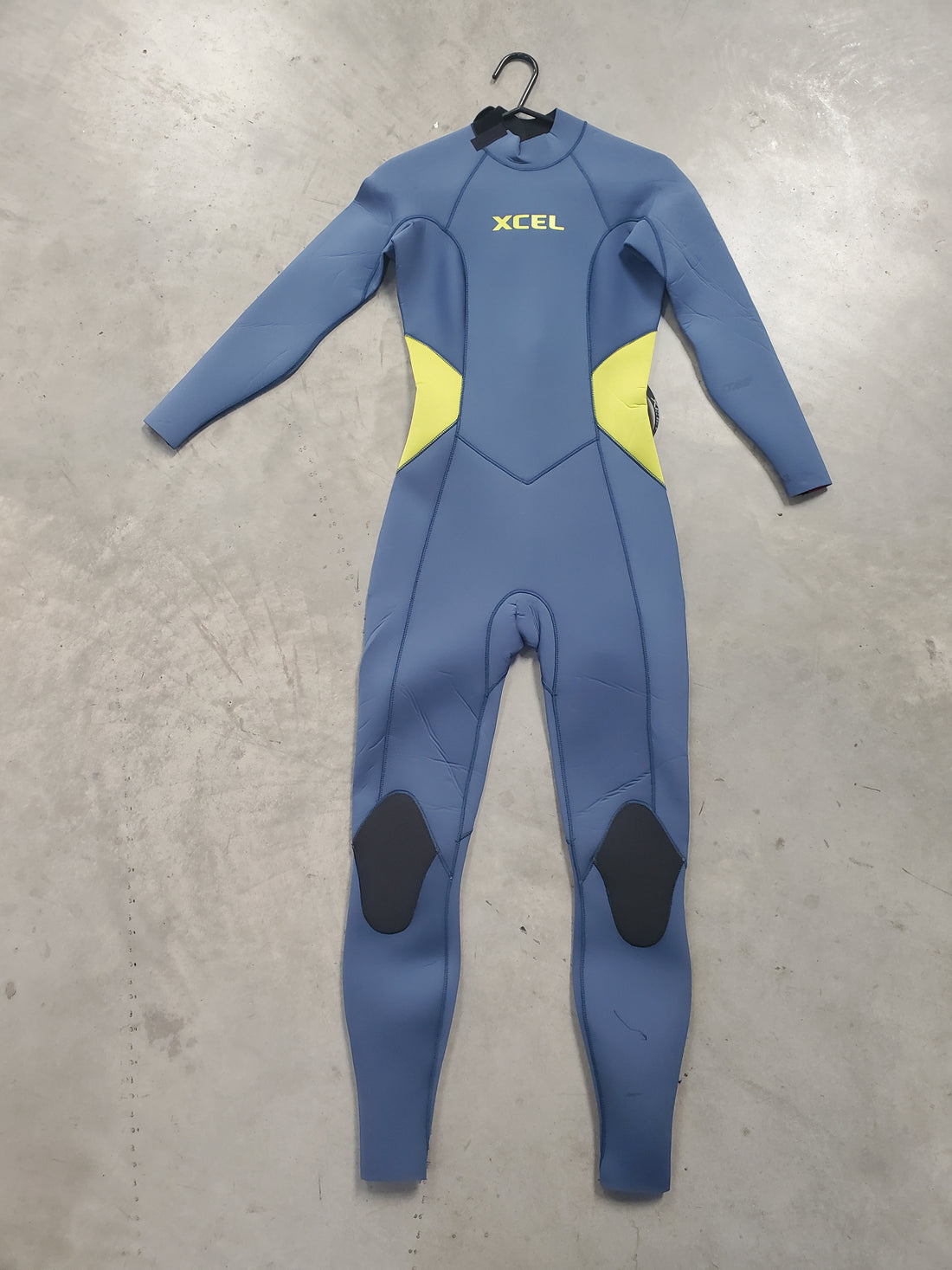 XCEL 8 Medium Wetsuit (Pen mark on leg) *Like New*