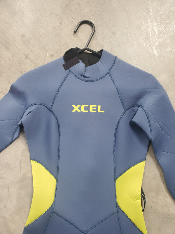 XCEL 8 Medium Wetsuit (Pen mark on leg) *Like New*