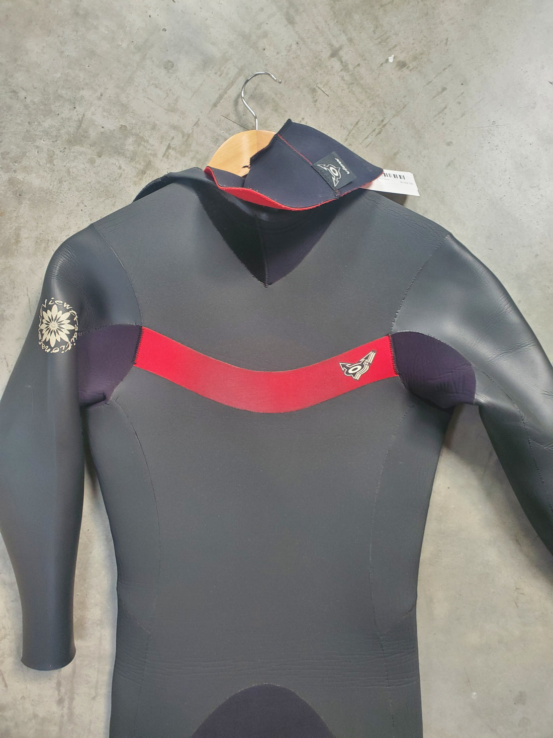 View Women Steamers Wetsuit Size Medium 4mm *Excellent Condition*