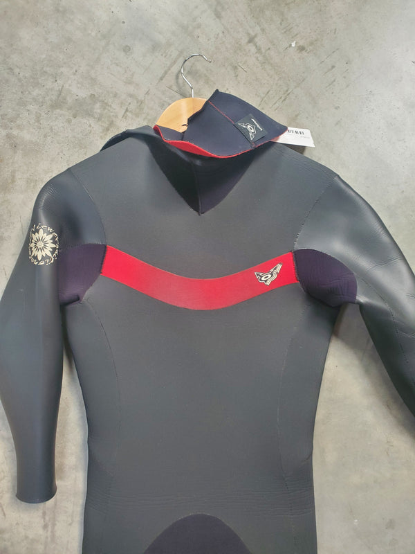 View Women Steamers Wetsuit Size Medium 4mm *Excellent Condition*