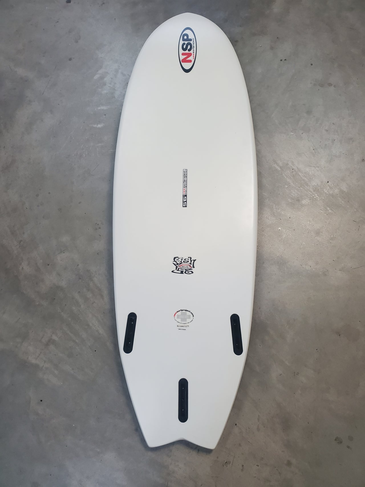 New Surf Project 5'6" Surfboard With Fins *Excellent Condition*
