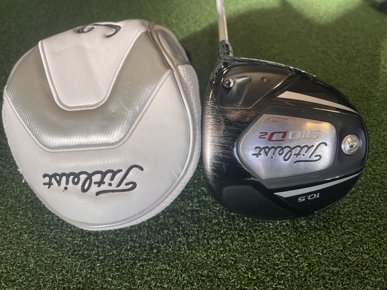 2010 Titleist 910 D2 10.5° Driver With Headcover
