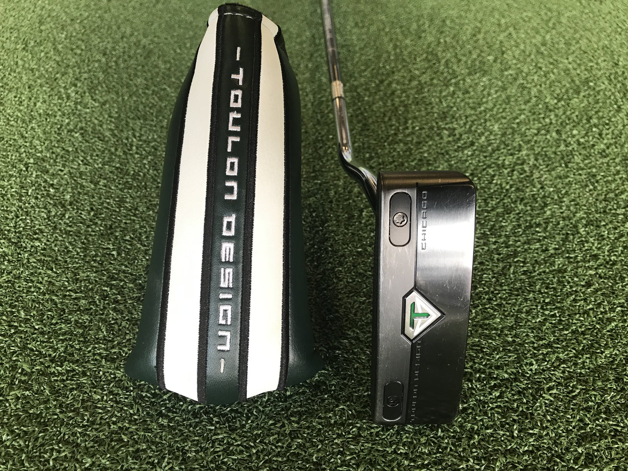 *Like New* 2022 Odyssey Toulon Design Chicago 34" Putter With Headcover