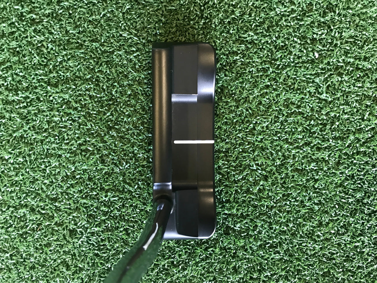 *Like New* 2022 Odyssey Toulon Design Chicago 34" Putter With Headcover