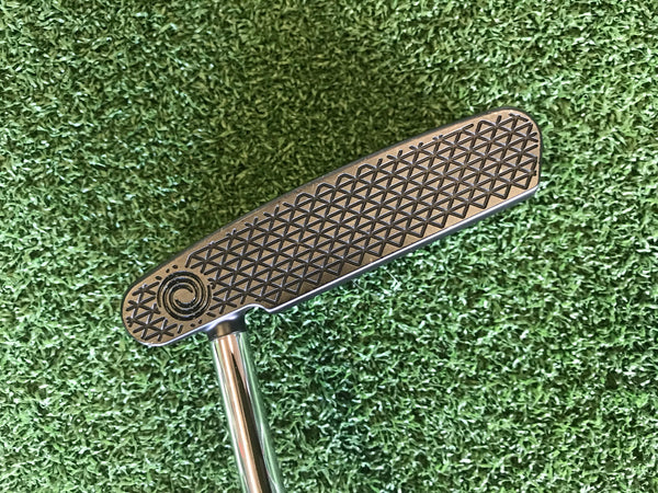 *Like New* 2022 Odyssey Toulon Design Chicago 34" Putter With Headcover