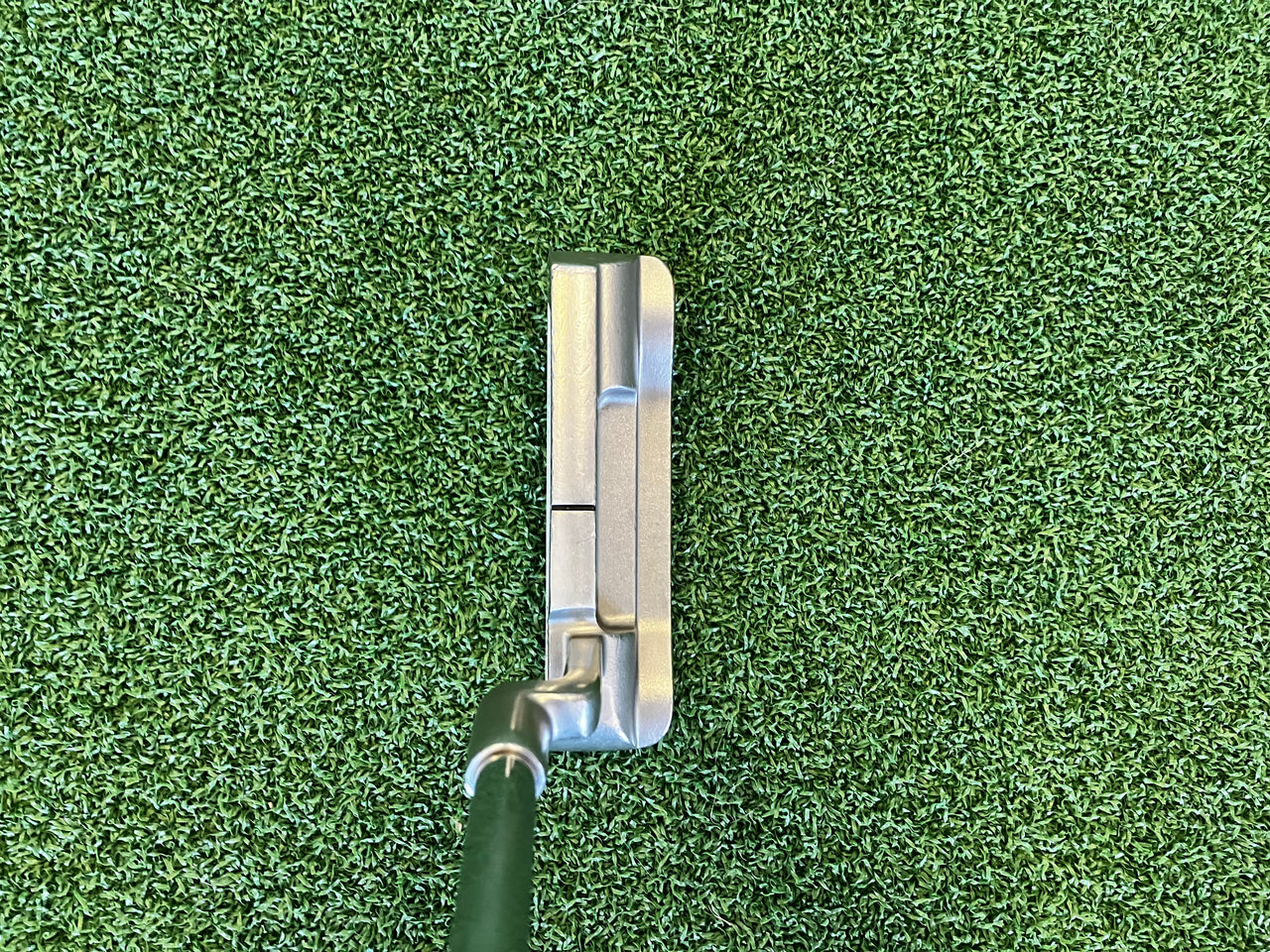 Odyssey White Hot #1 34" Putter With Headcover