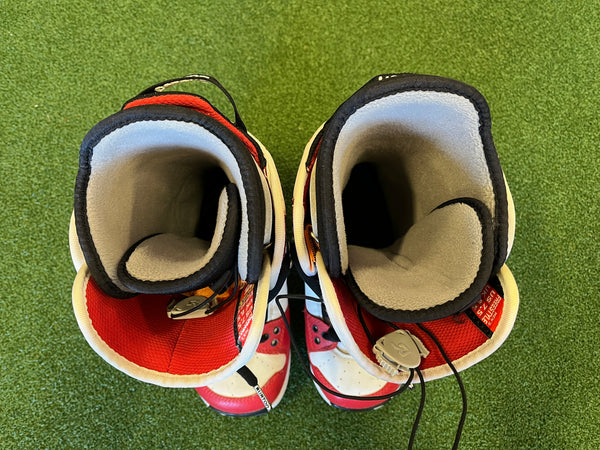 Burton Freestyle 25.5cm US7.5 Snowboard Boots with Traditional Laces *Excellent Condition*