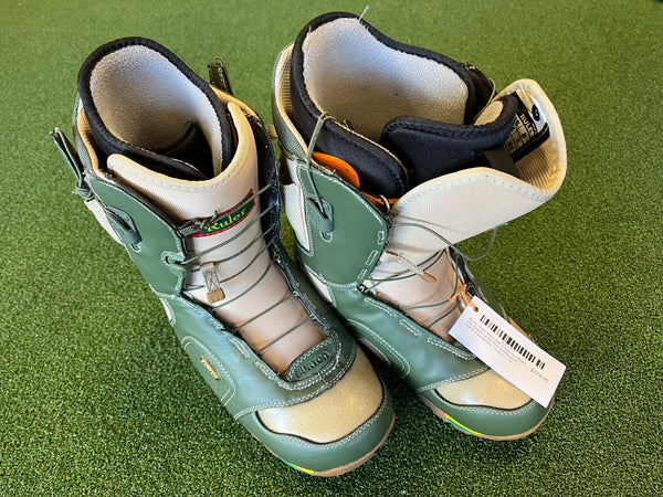 Burton Ruler 26cm US8 Snowboard Boots with Speed Lacing
