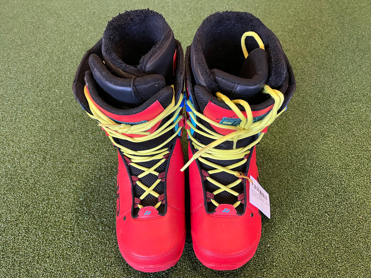 Rise Triad 27cm US9 Snowboard Boots with Traditional Laces *Like New*