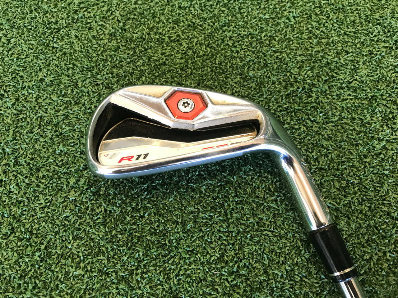 TaylorMade R11 3-9,PW,AW Iron Set