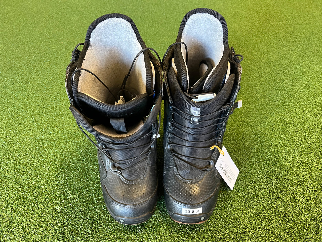 Burton Moto SZ 23cm US6 Snowboard Boots with Speed Lacing *Excellent Condition*