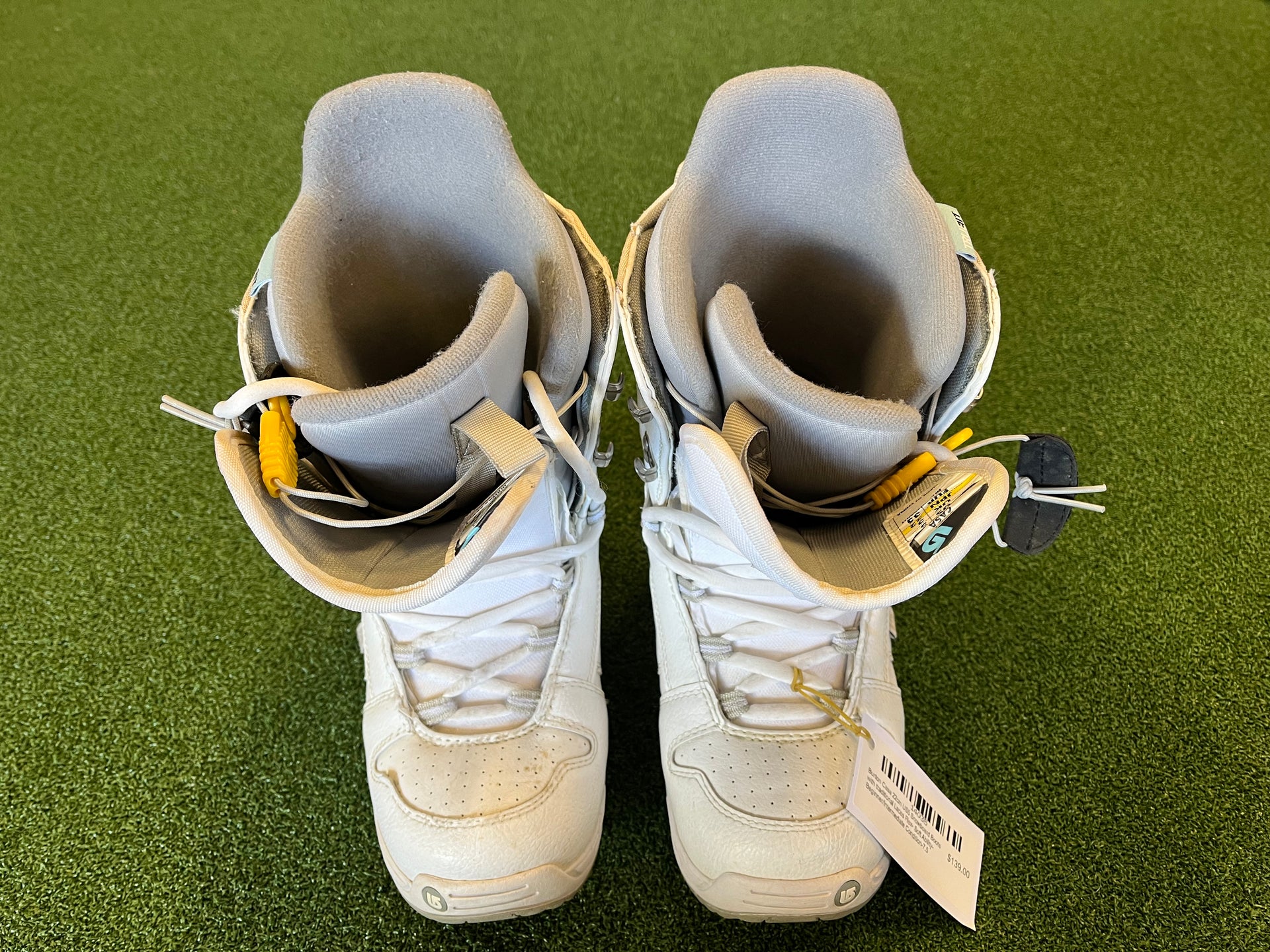 burton casa snowboard boots Burton Casa 22cm US5 Snowboard Boots with traditional Laces