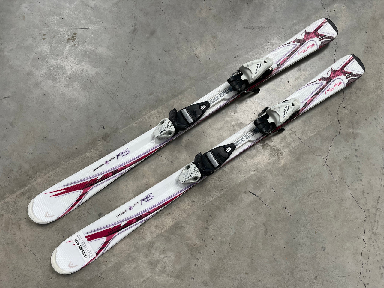 HEAD MYA NO.1 Beauty 115cm Junior Skis Style- Carving Shape- Traditional Camber Flex- Moderate Ability- Beginner/Intermediate Condition- 7.5