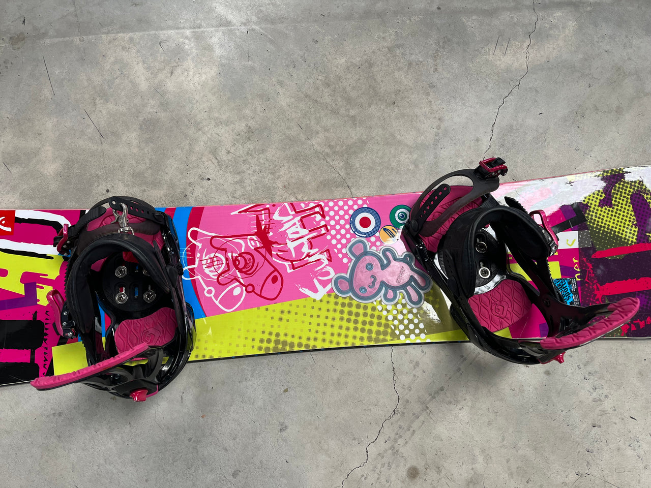 Head 145cm Women's Twin Snowboard With Bindings