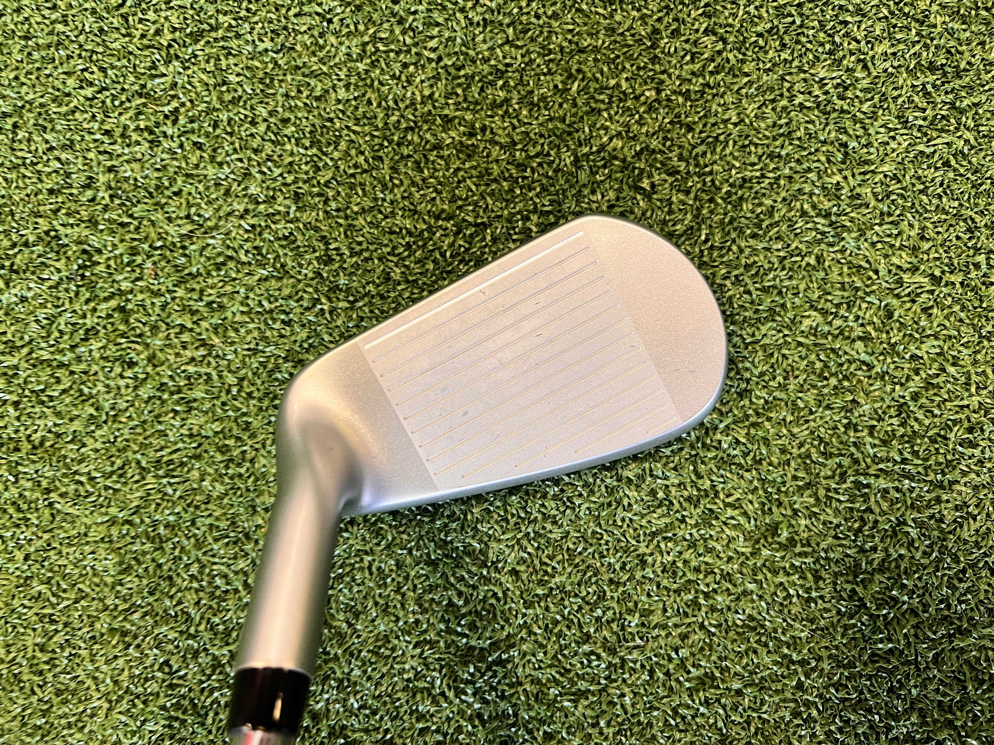 2021 Kasco Dolphin 48° Chipper Dexterity- R/H Flex- Stiff Length