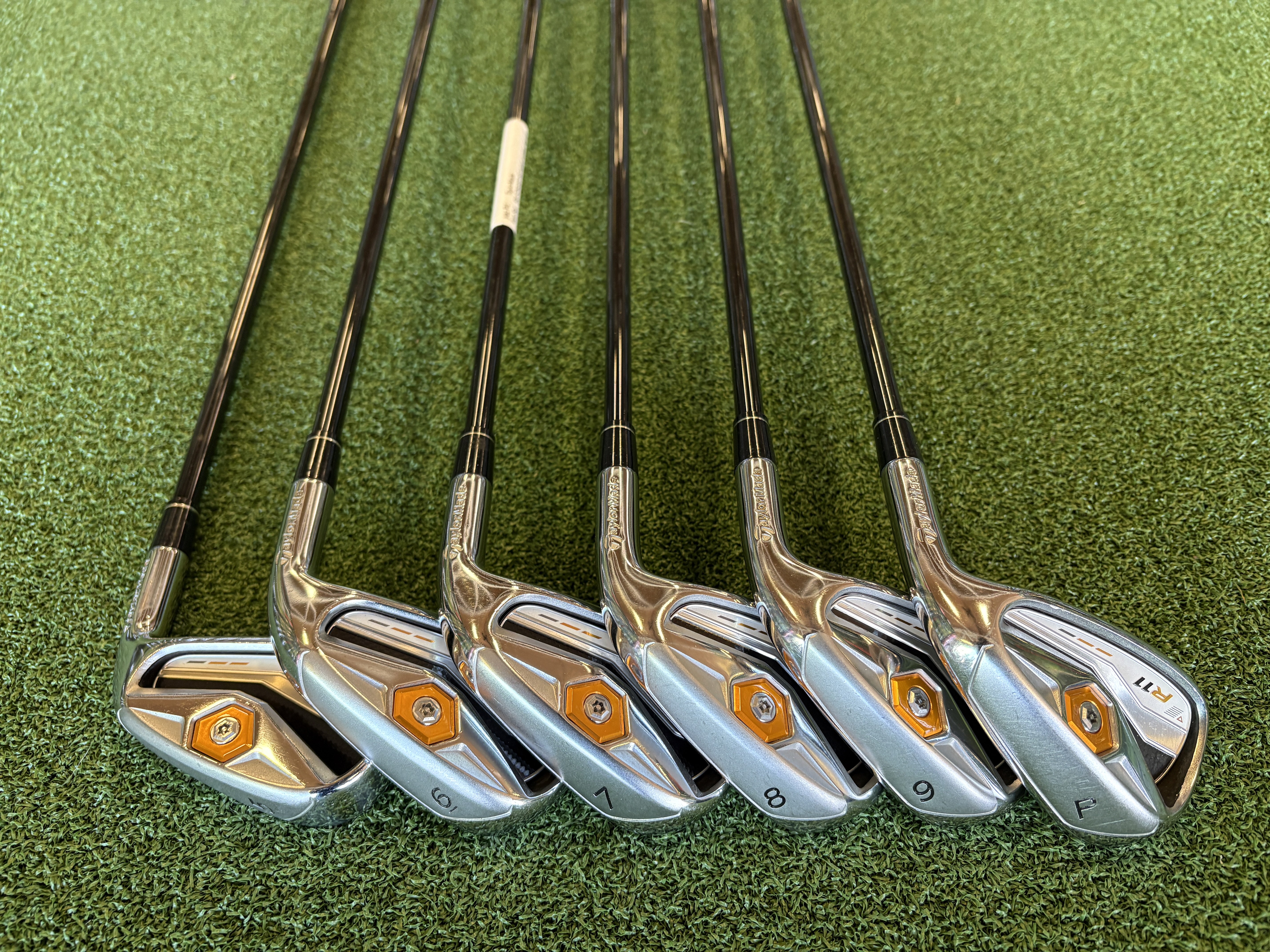2011 TaylorMade R11 5-9, Pw Iron Set