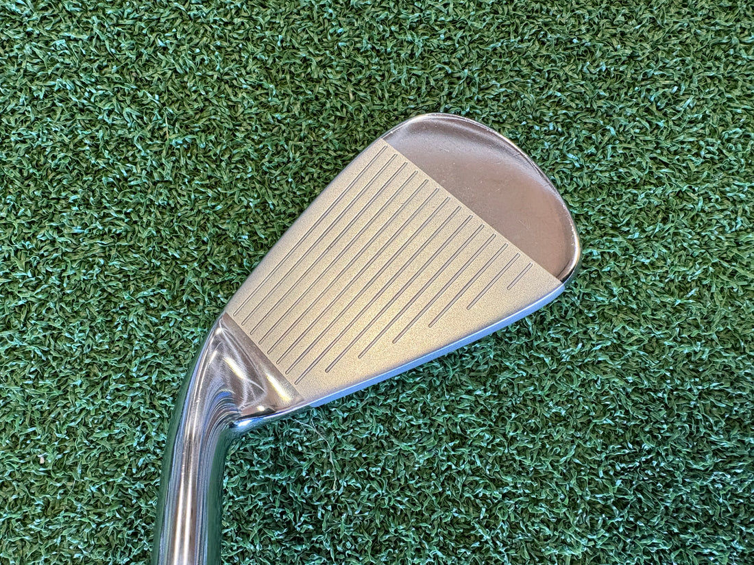 2011 TaylorMade R11 5-9, Pw Iron Set