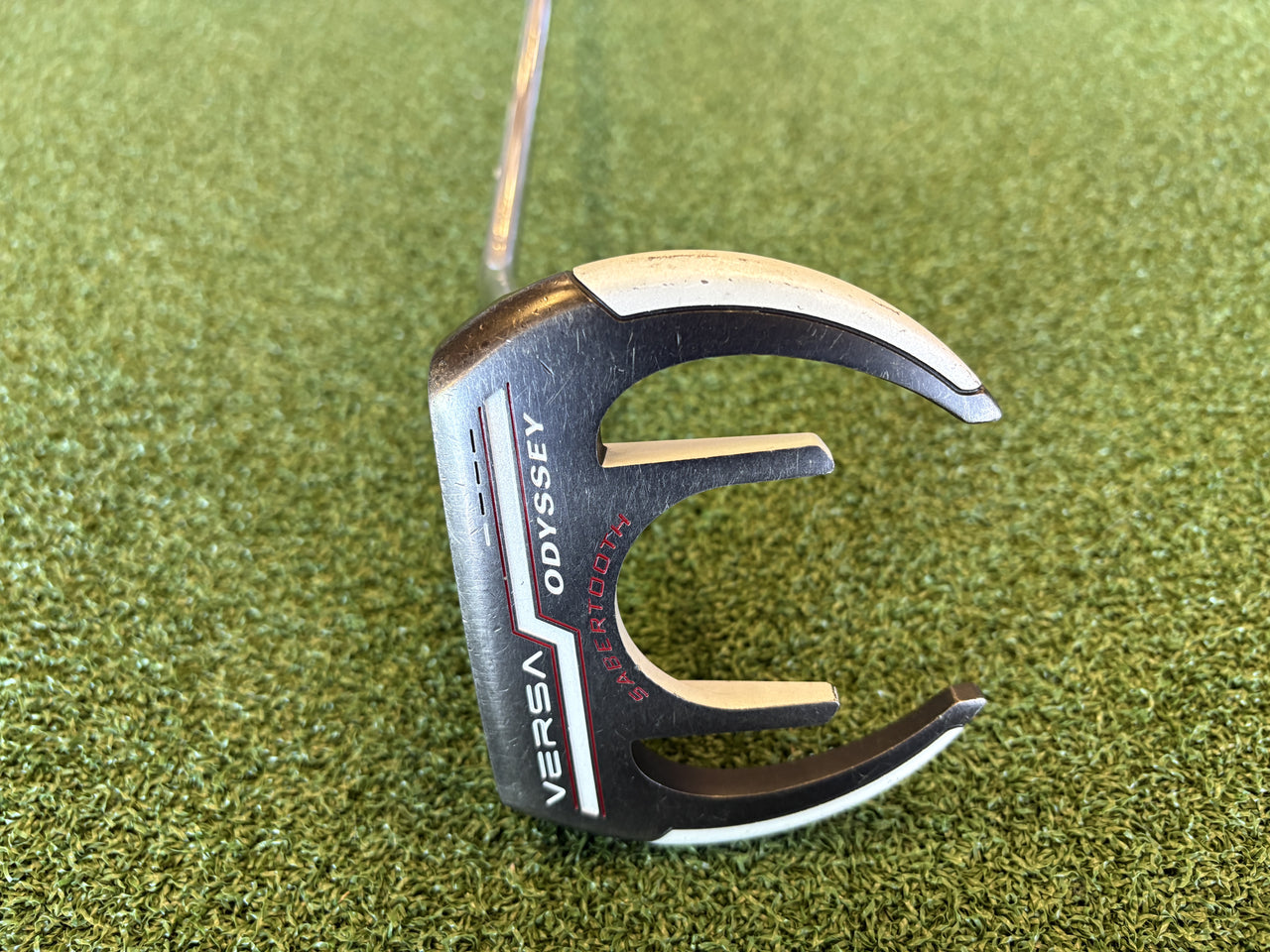Odyssey Versa Sabertooth 34" Putter