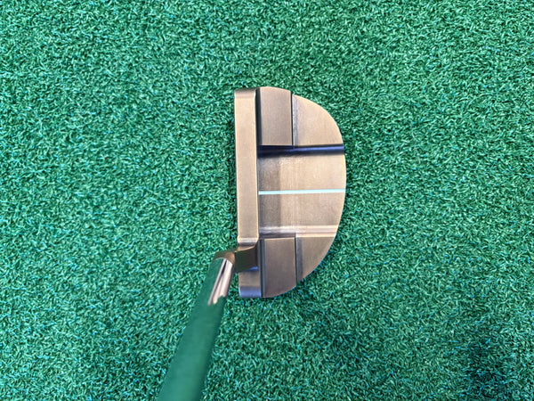 2021 Bettinardi Queen B #11 34" Putter *Excellent Condition*