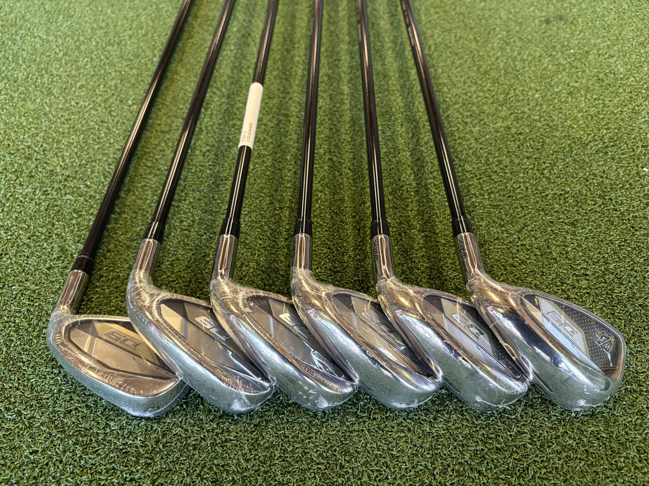 *New* 2021 Wilson D9 5-9, Pw Iron Set