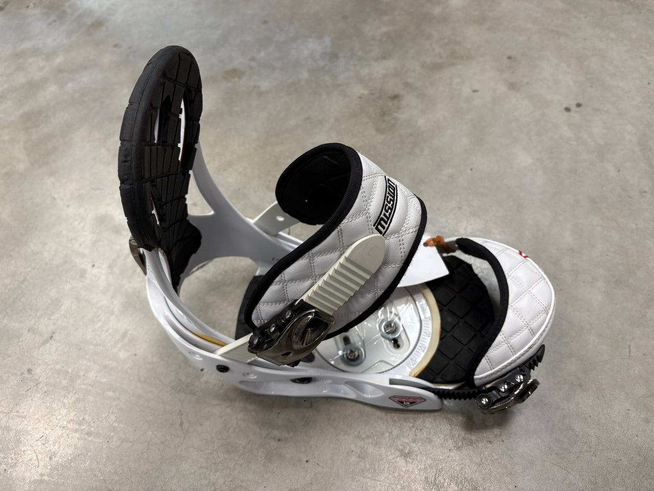 Burton Mission Medium Snowboard Bindings *Excellent Condition*