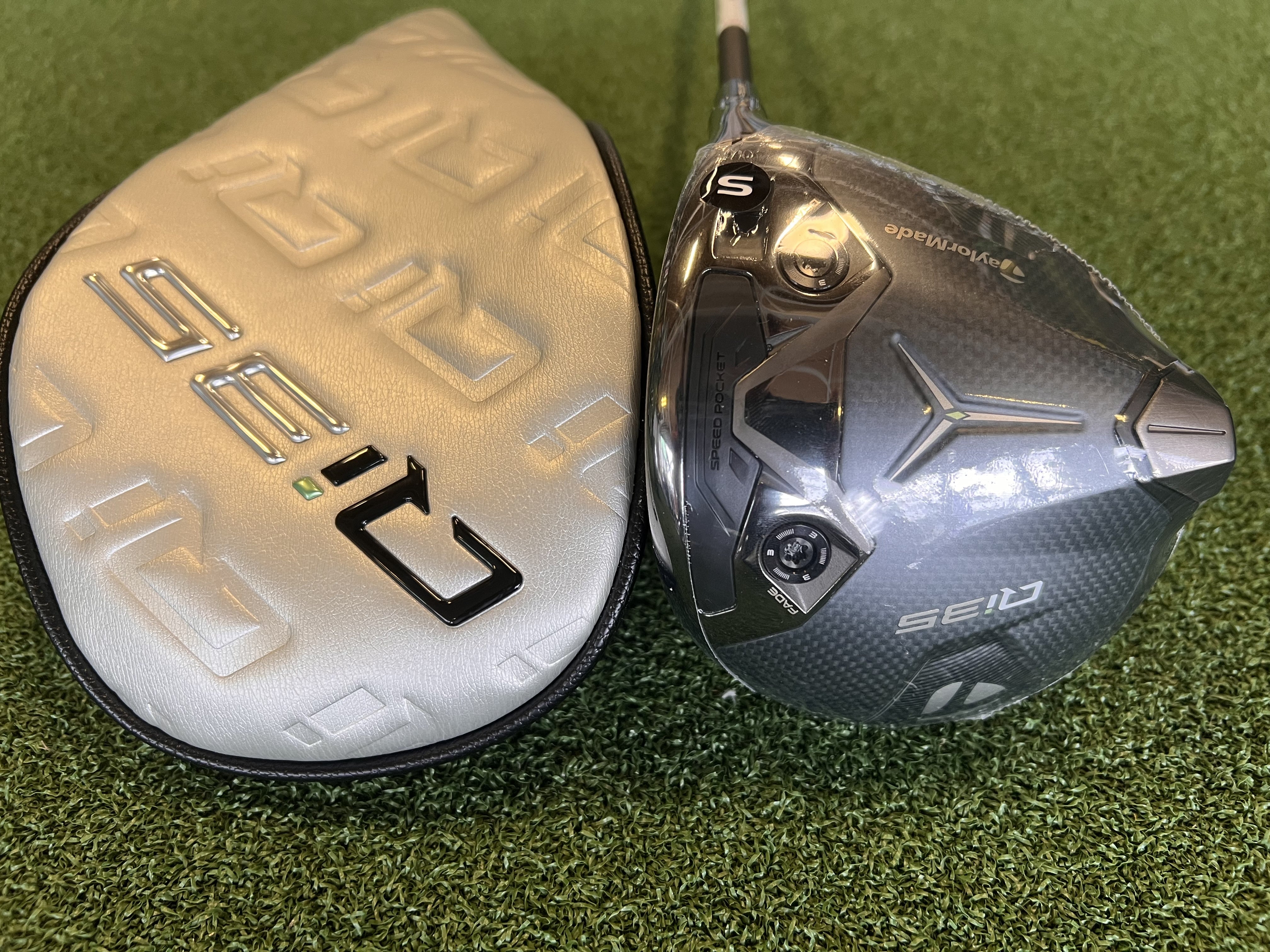 TaylorMade Qi35 LS Driver - Top Choice 2024 | Aerodynamic, Forgiving