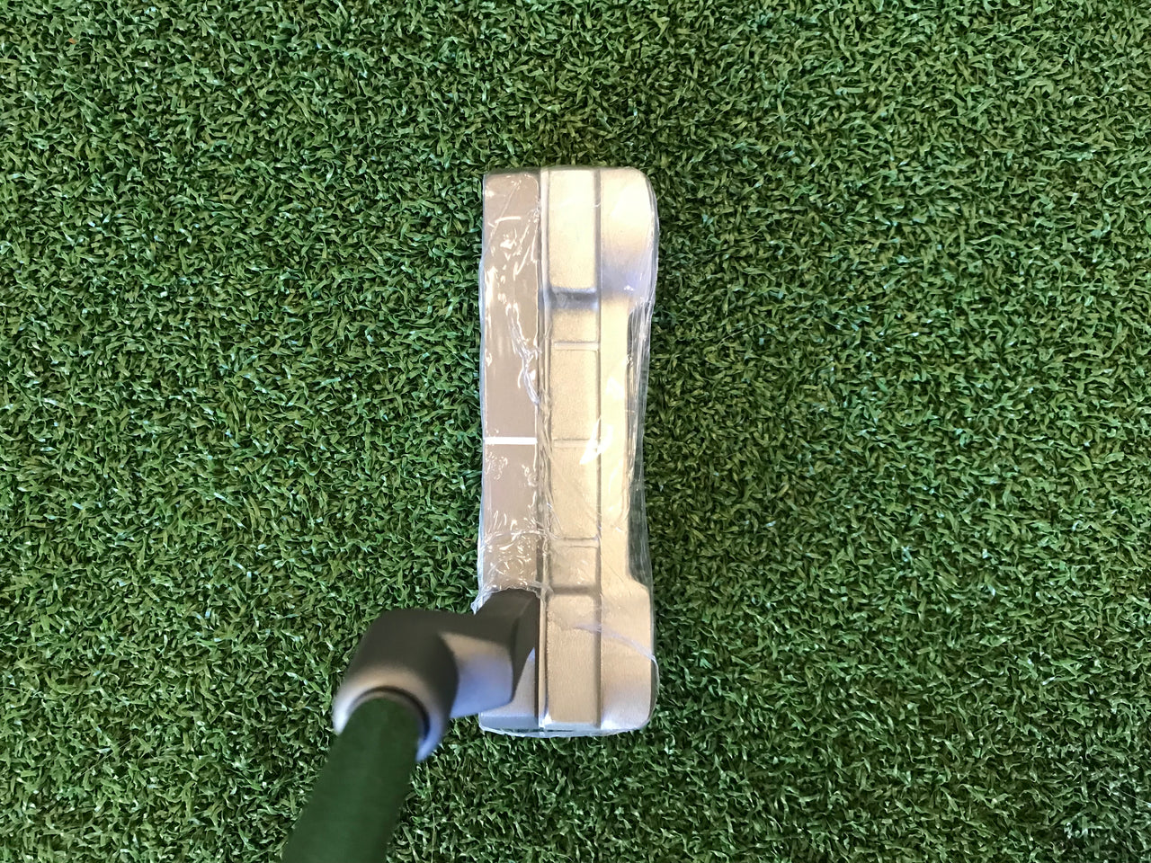 *New* Wilson Harmonized M1 33" Putter With Headcover