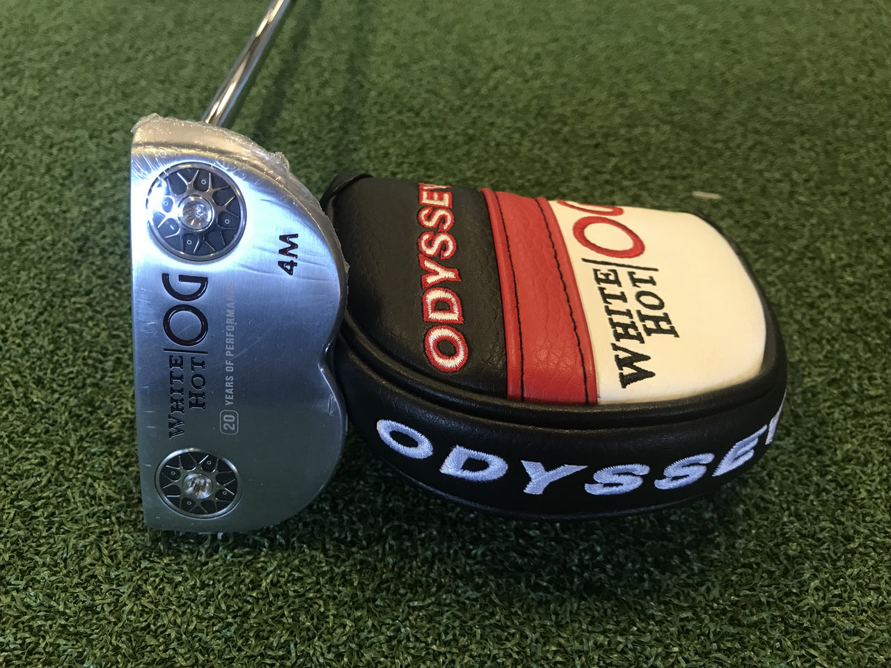 *New* Odyssey White Hot OG 4M 34" Putter With Headcover