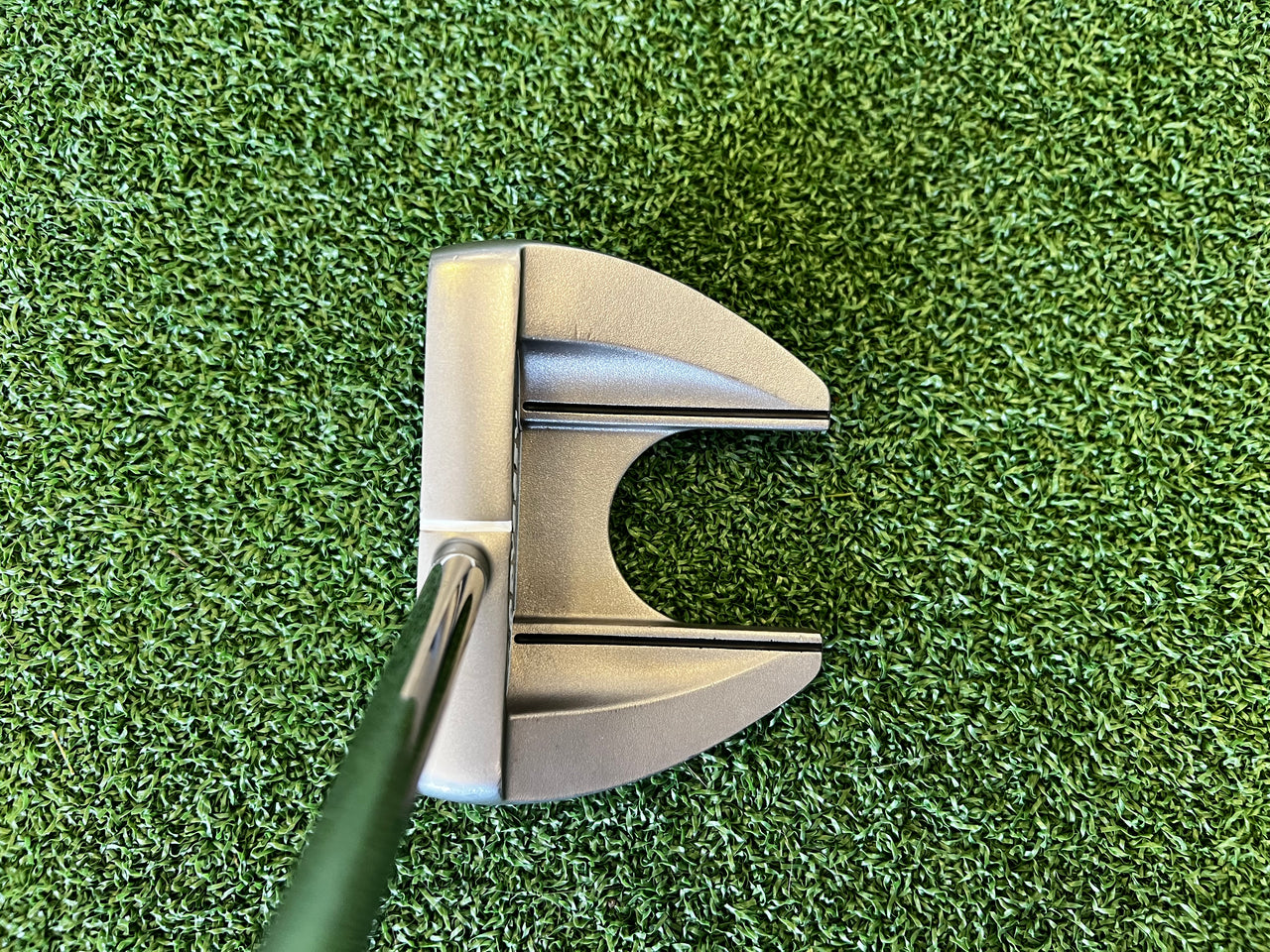 Odyssey O-Works V-Line Fang CS 34" Putter