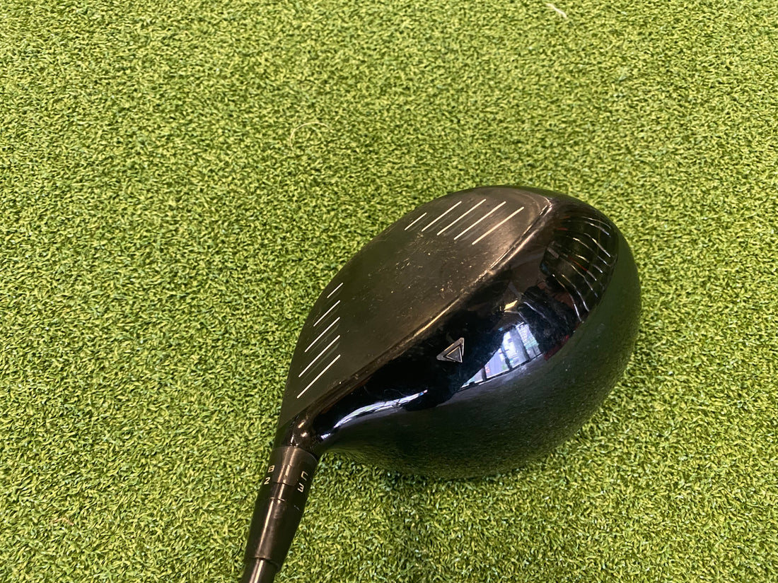 Titleist 915 D2 9.5°Driver