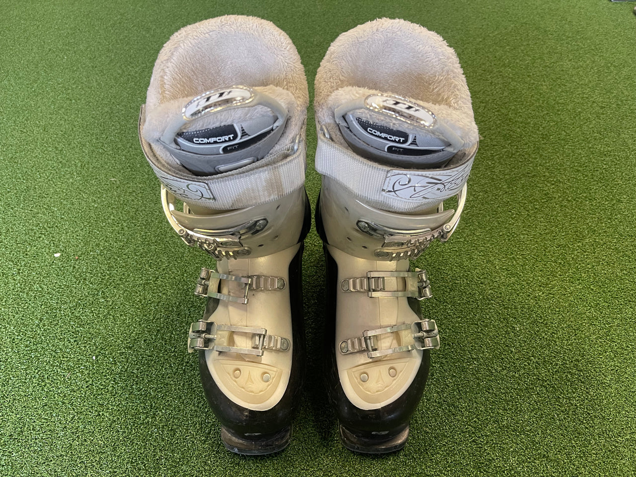 Atomic B70 Ski Boots