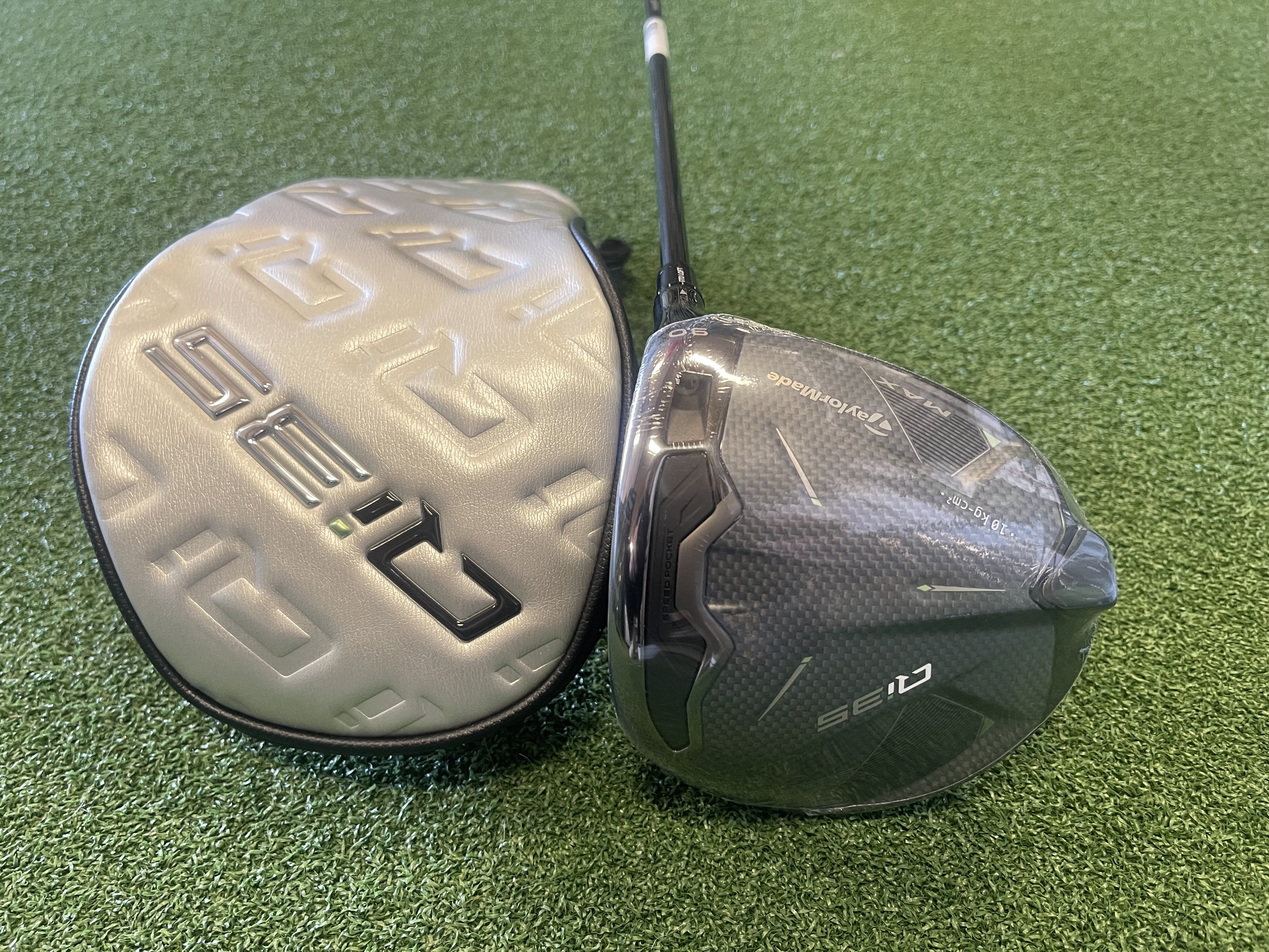 New* TaylorMade Qi35 Max 9° Driver With Headcover Dexterity- R/H