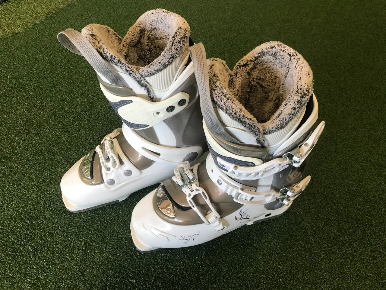 Dalbello Tango 25.5cm Womens Ski Boots