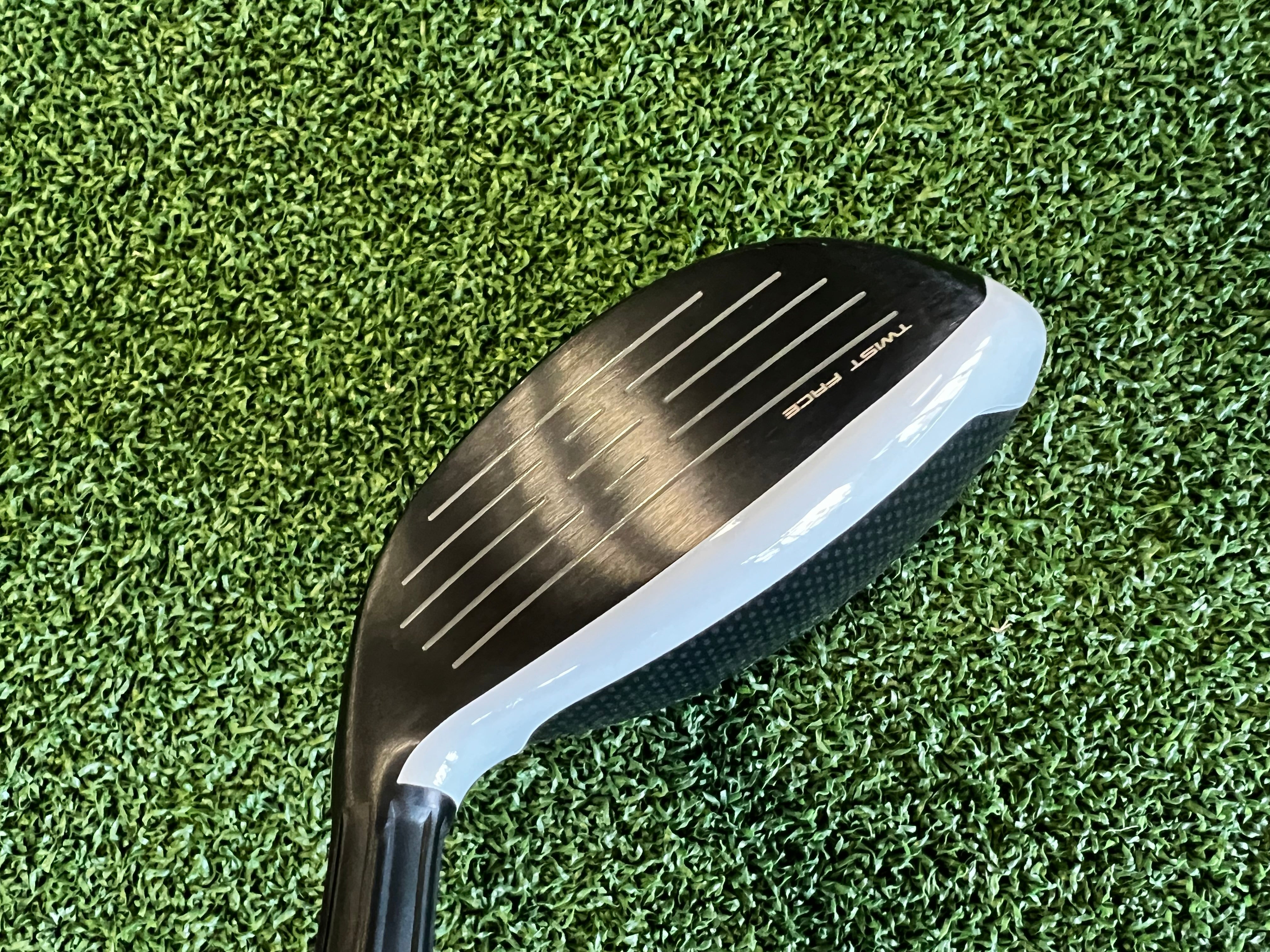 2021 TaylorMade Sim 2 Max 22° 4 Hybrid With Headcover *Excellent Condition*