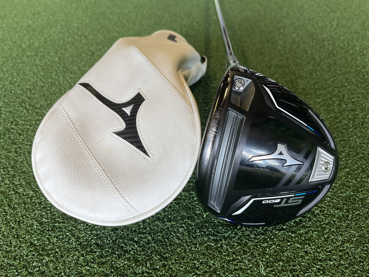 Mizuno ST200 10.5° Driver With Headcover
