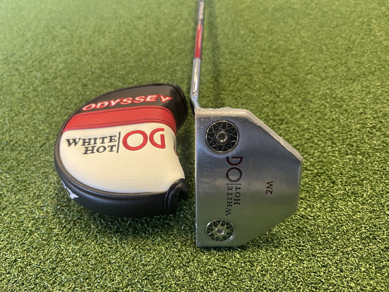 *New* Odyssey White Hot OG 2M 34" Putter With Headcover