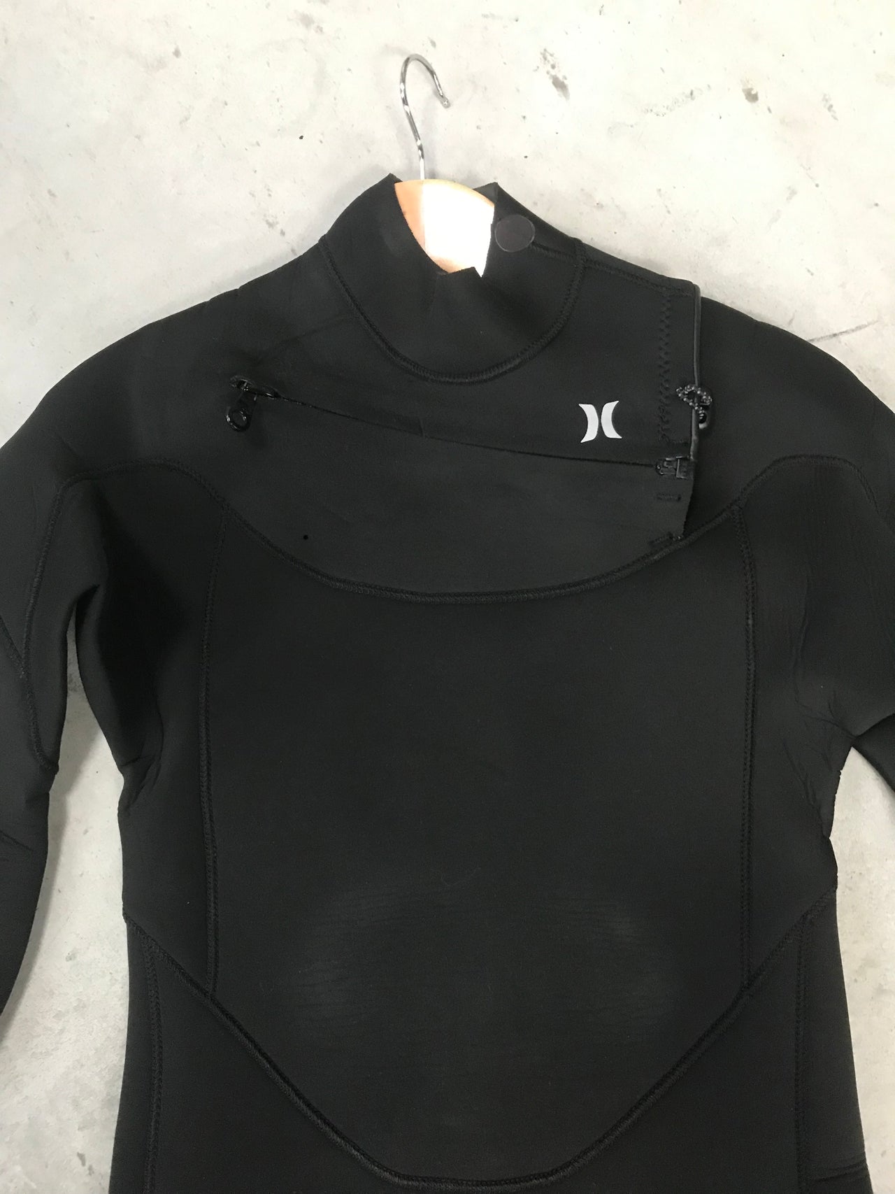 Hurley Chest Zip 3-4mm Mens Large Wetsuit *Excellent Condition*