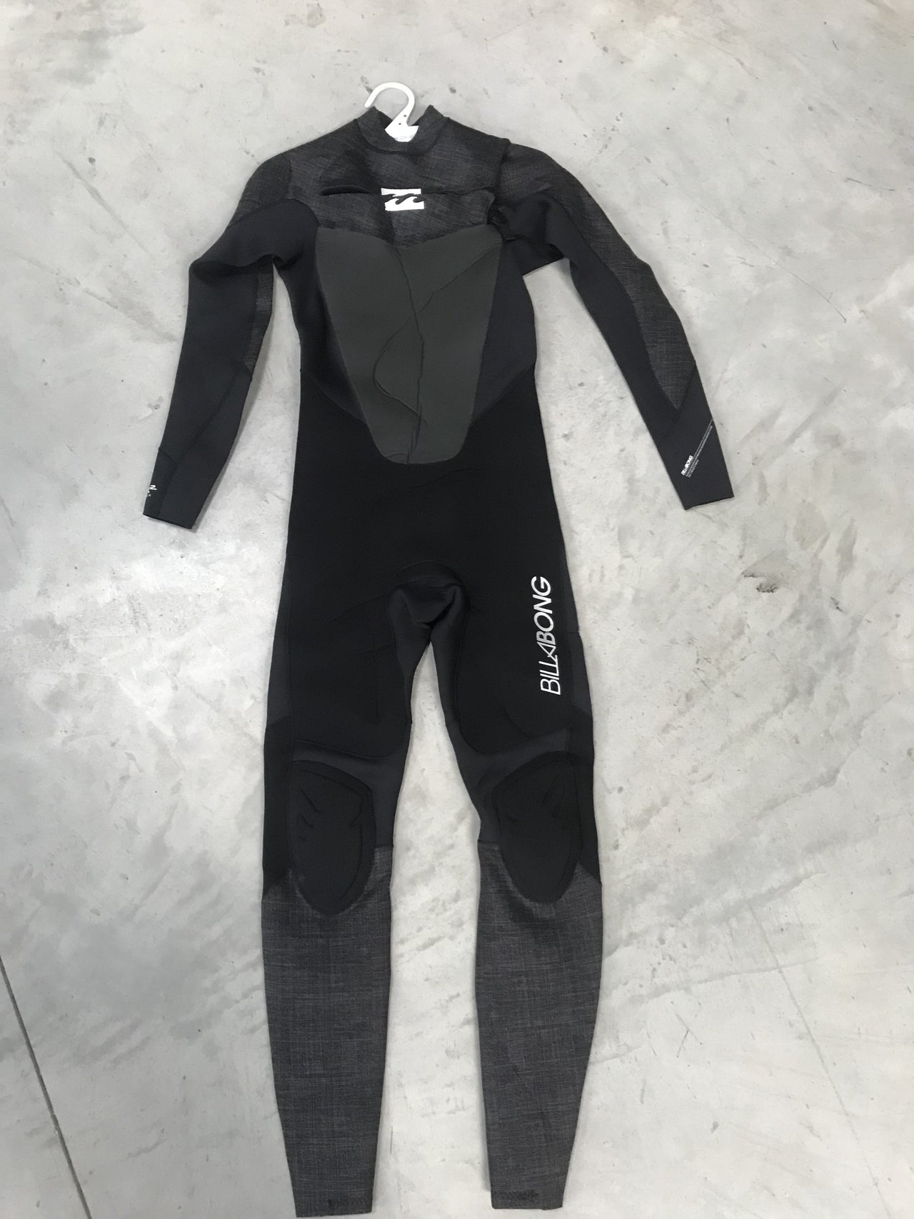 Billabong 2mm Youth Wetsuit *Excellent Condition*