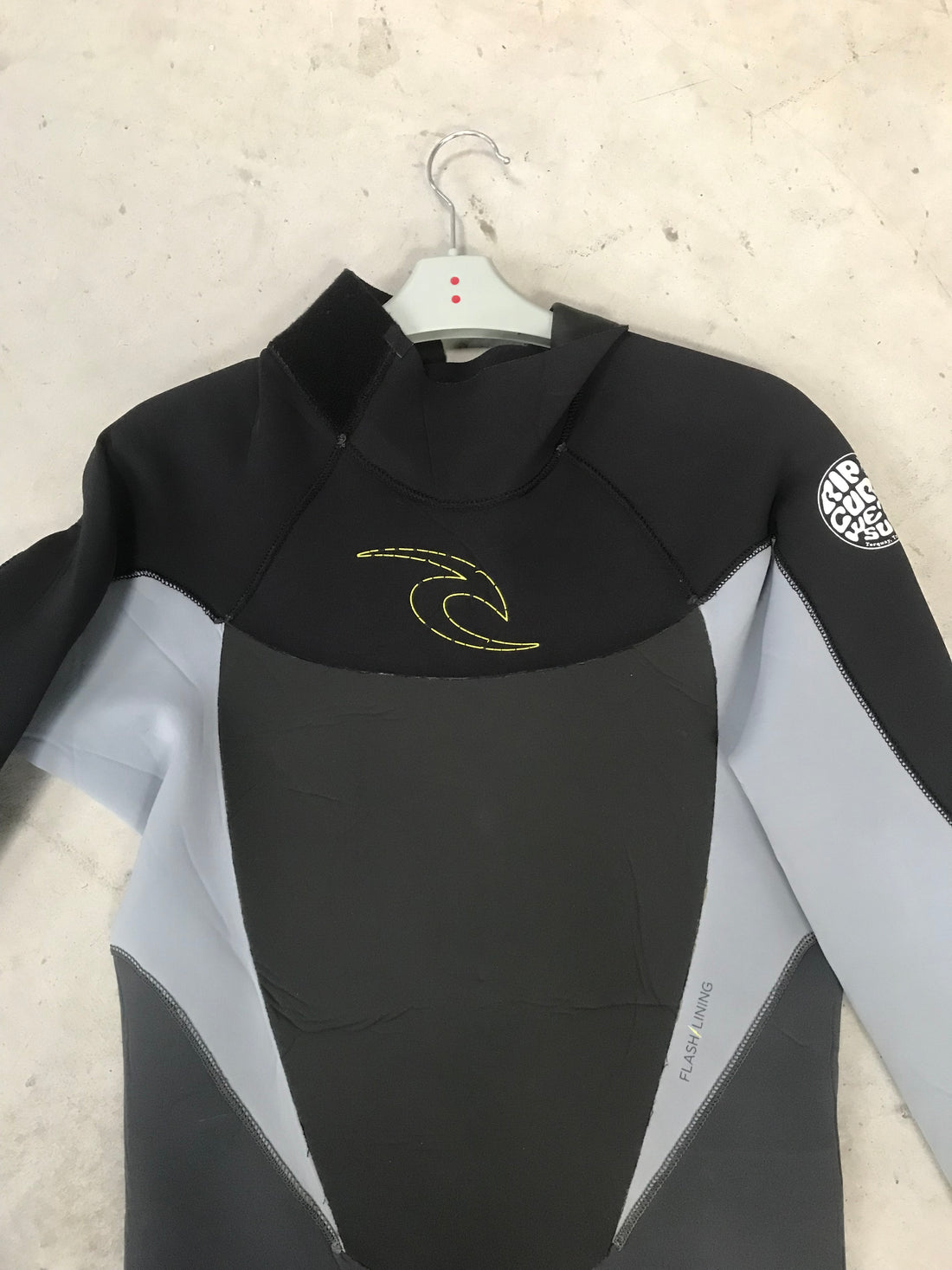 Ripcurl 2-3mm Large Mens Wetsuit